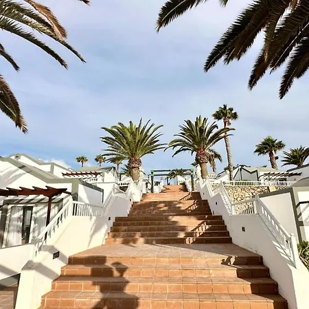 מלון דירות Caleta Dorada 3*